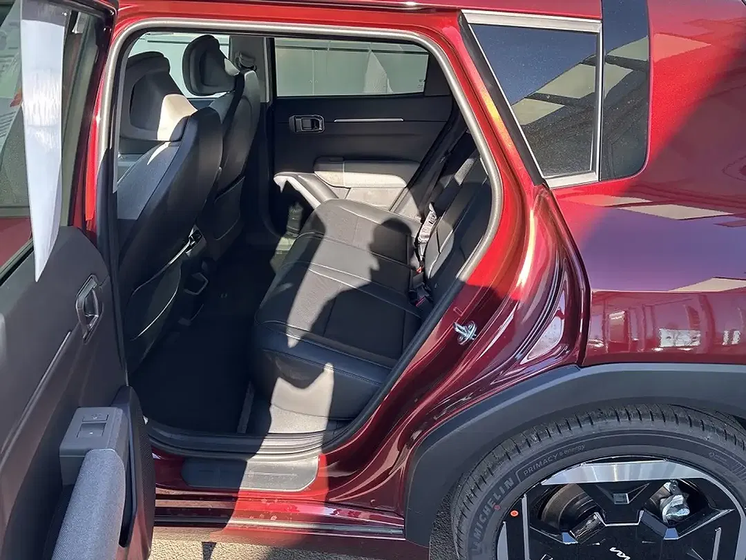 Kia EV4 - Thumbnail 8