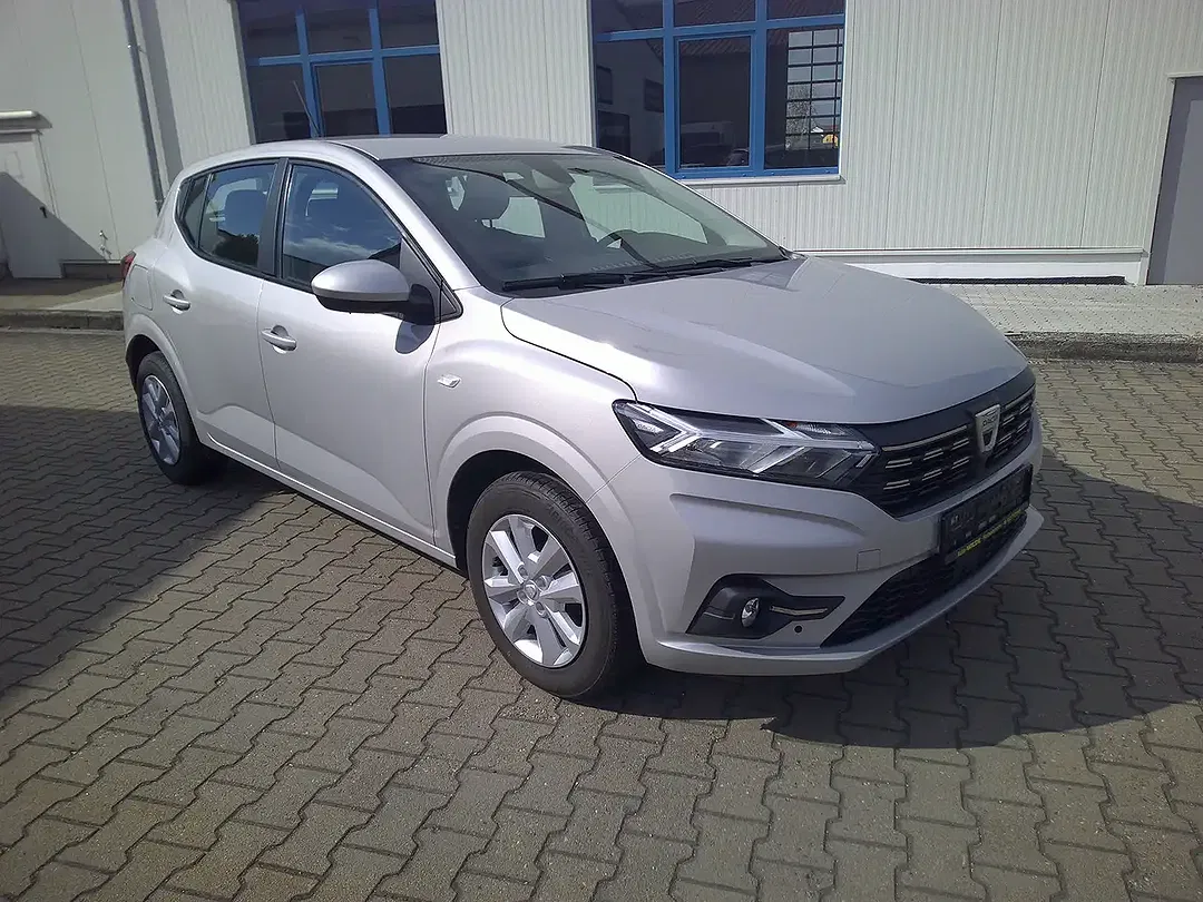 Dacia Sandero - Thumbnail 1