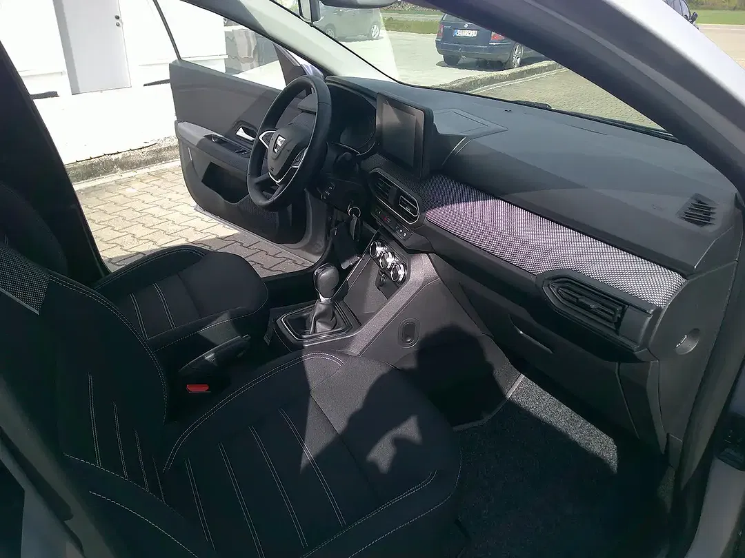 Dacia Sandero - Thumbnail 10