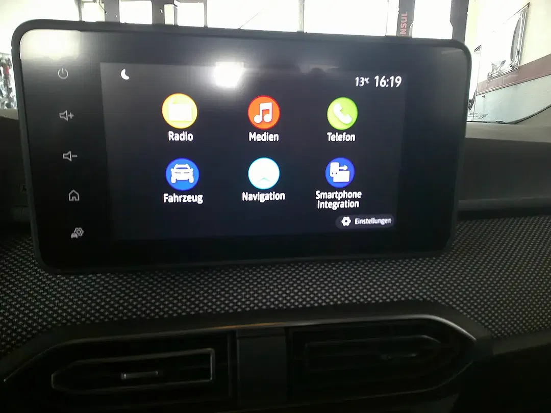 Dacia Sandero - Thumbnail 13