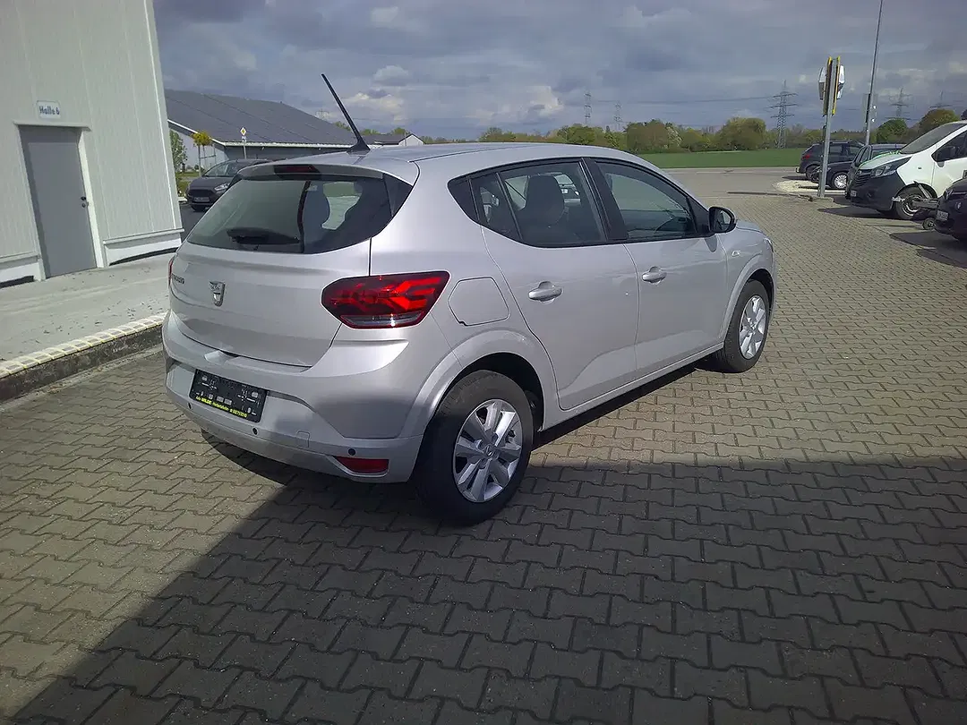 Dacia Sandero - Thumbnail 6