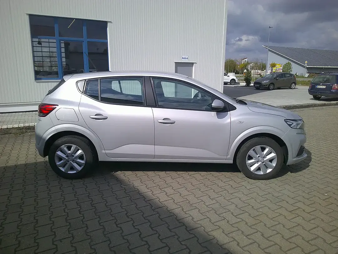 Dacia Sandero - Thumbnail 7