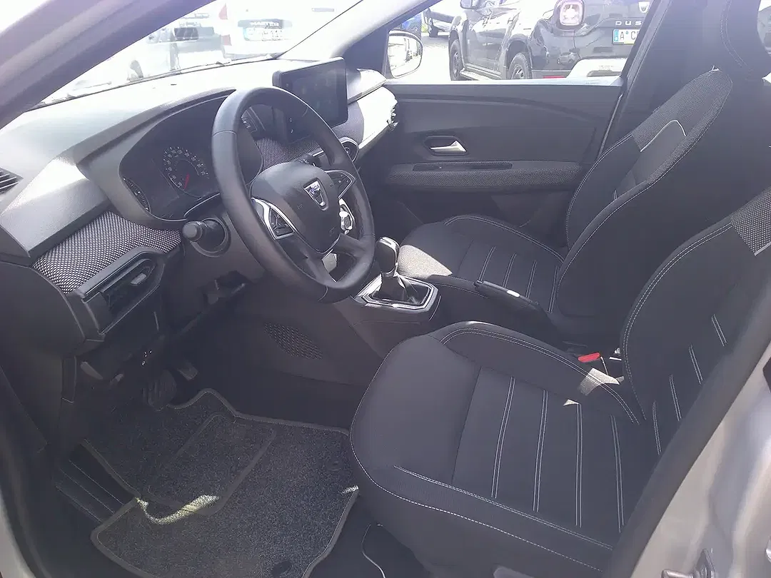 Dacia Sandero - Thumbnail 9