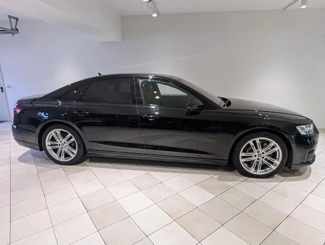 Audi S8 - Thumbnail 2