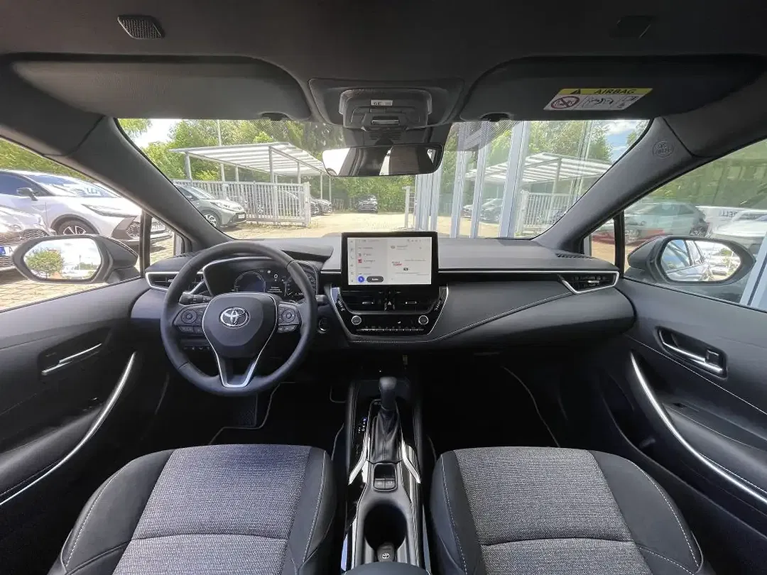 Toyota Corolla - Thumbnail 9