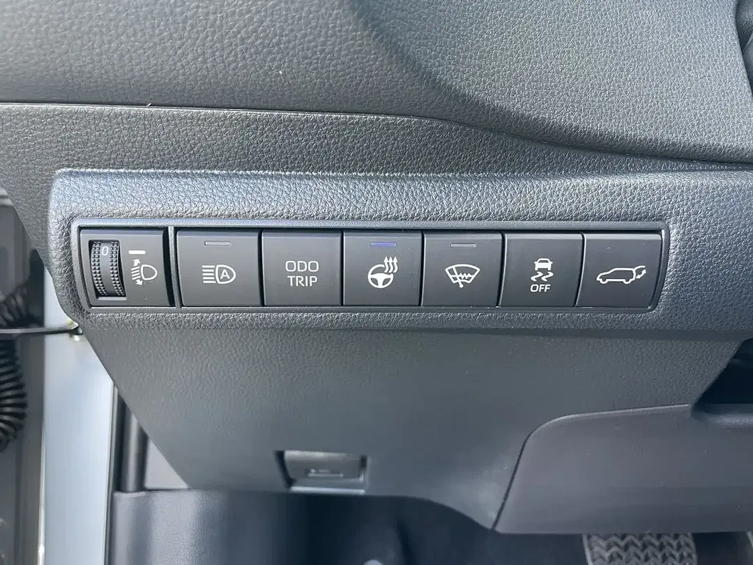 Toyota Corolla - Thumbnail 13