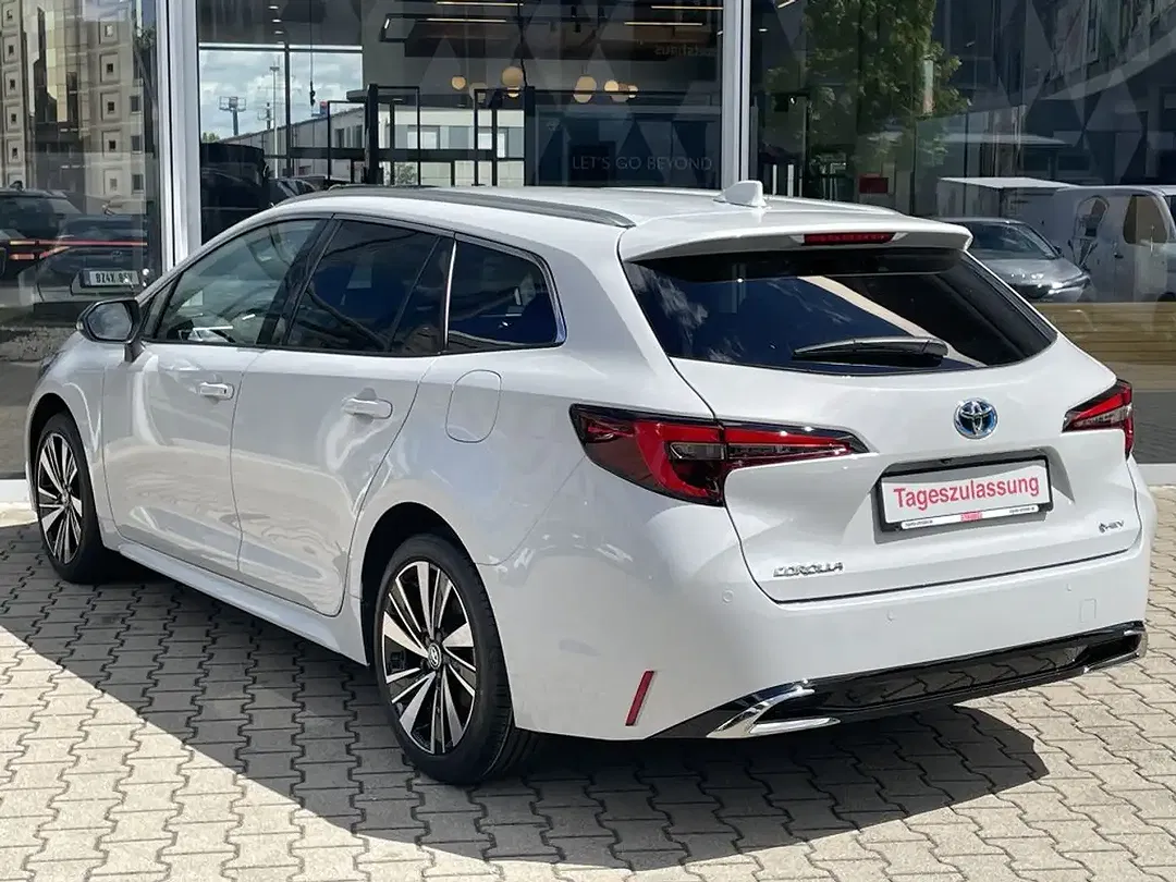 Toyota Corolla - Thumbnail 5