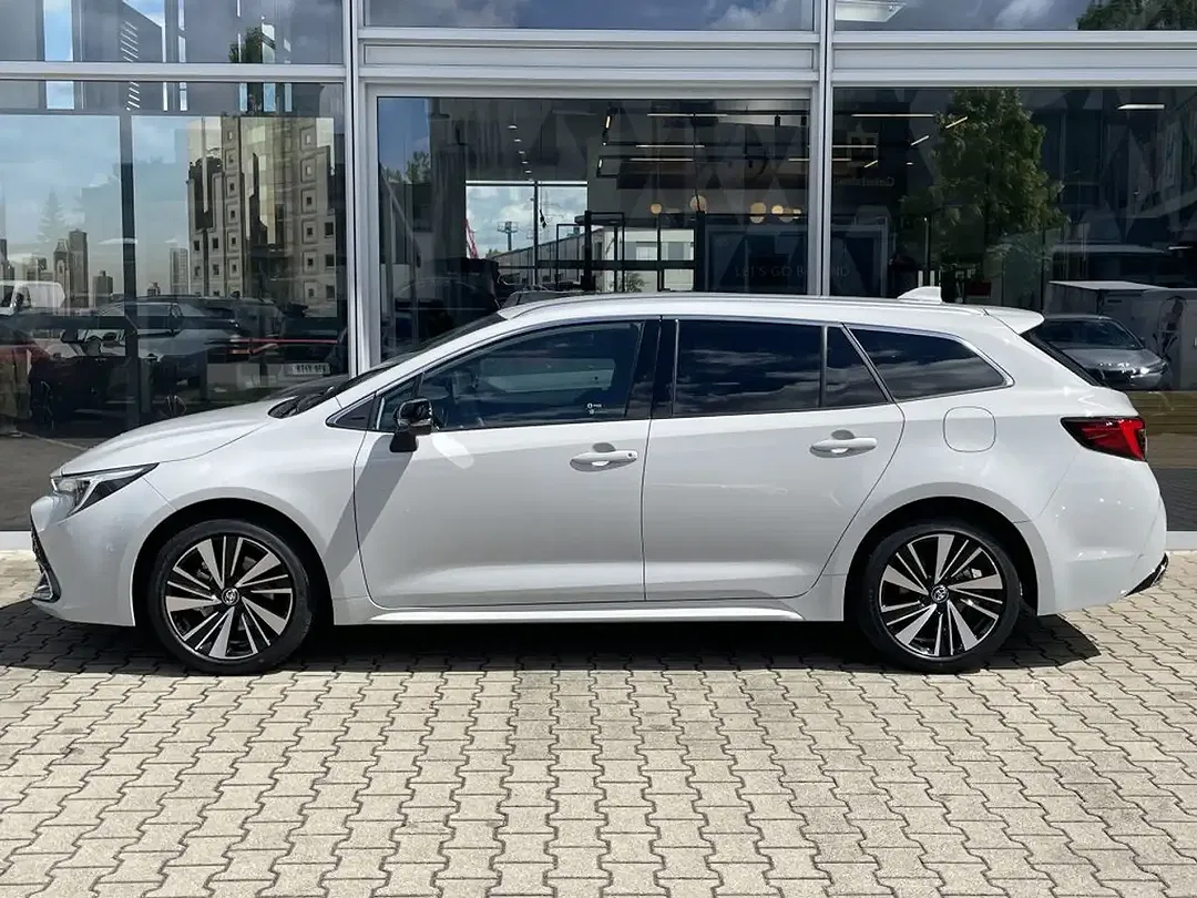 Toyota Corolla - Thumbnail 6