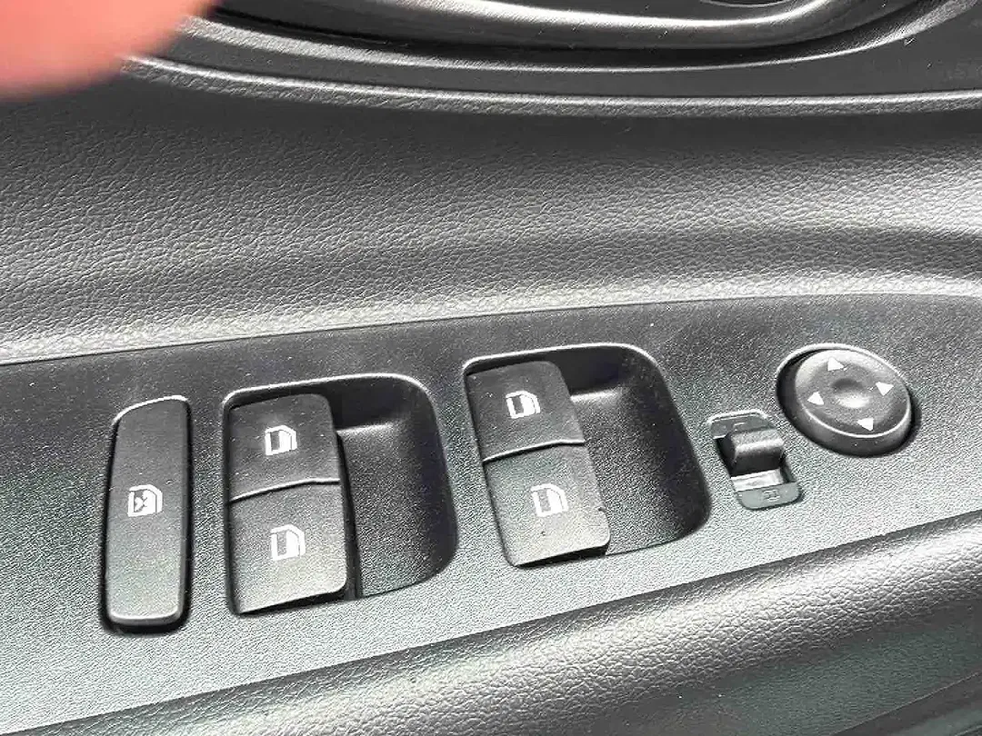 Hyundai i20 - Thumbnail 10