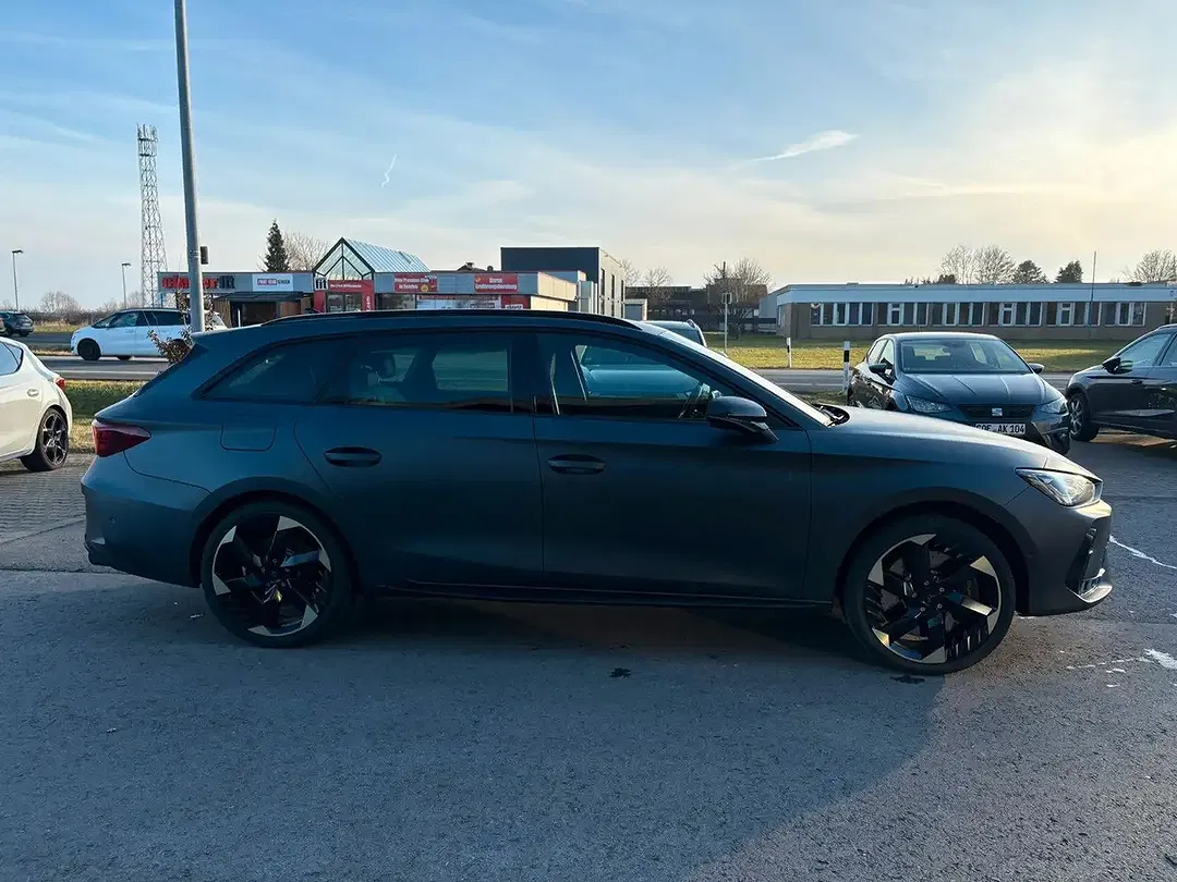 CUPRA Leon - Thumbnail 4