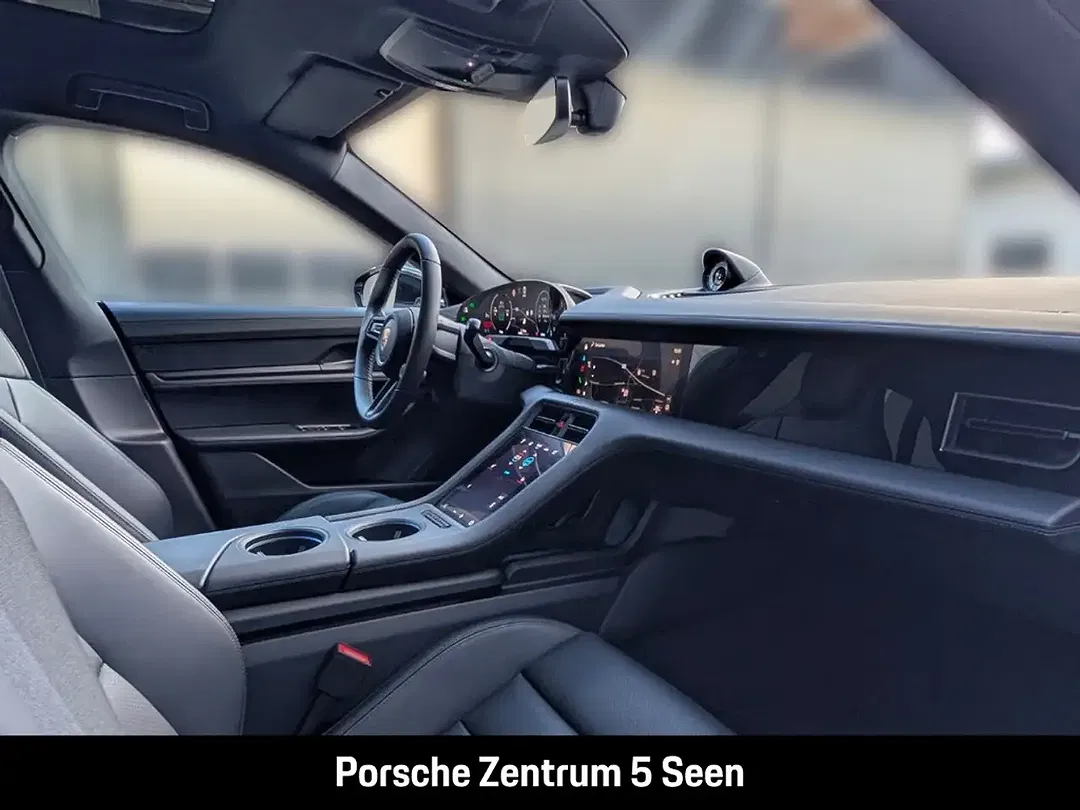 Porsche Taycan - Thumbnail 12