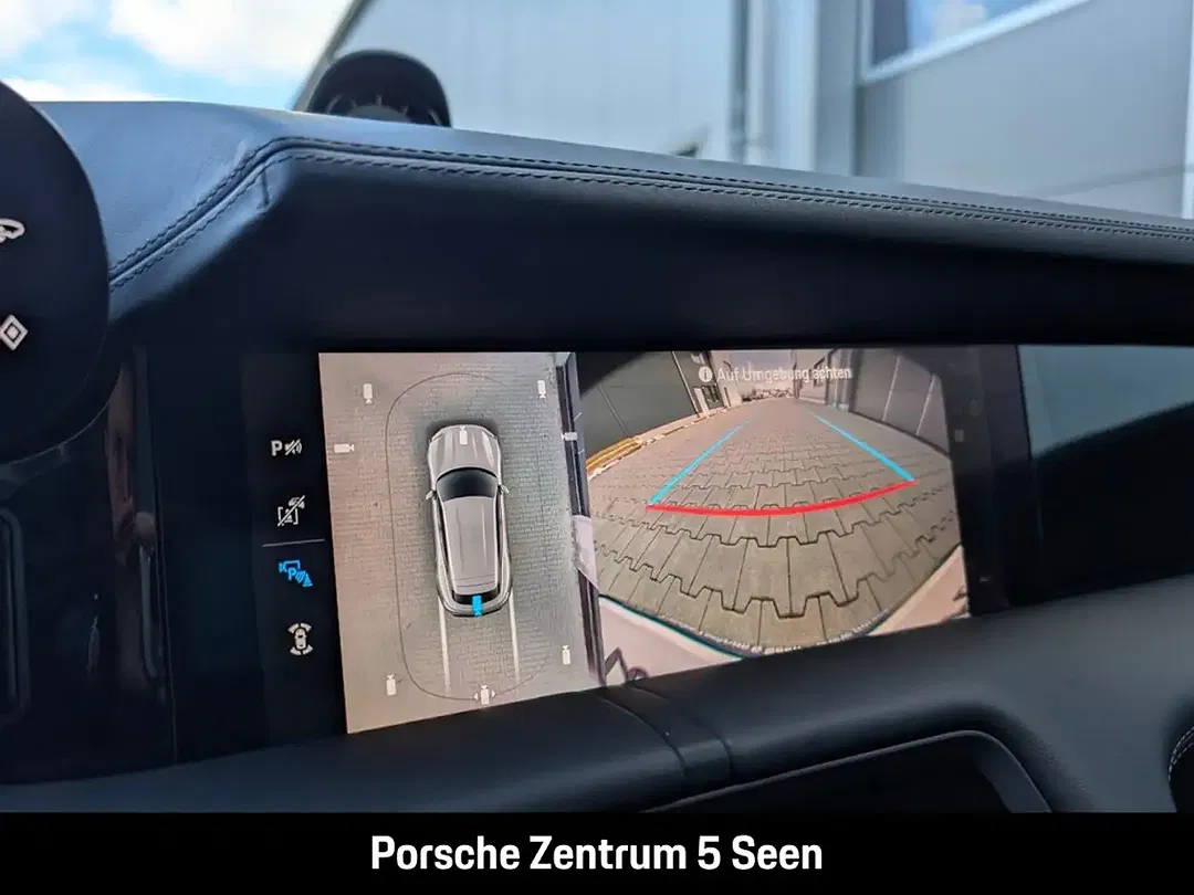 Porsche Taycan - Thumbnail 16