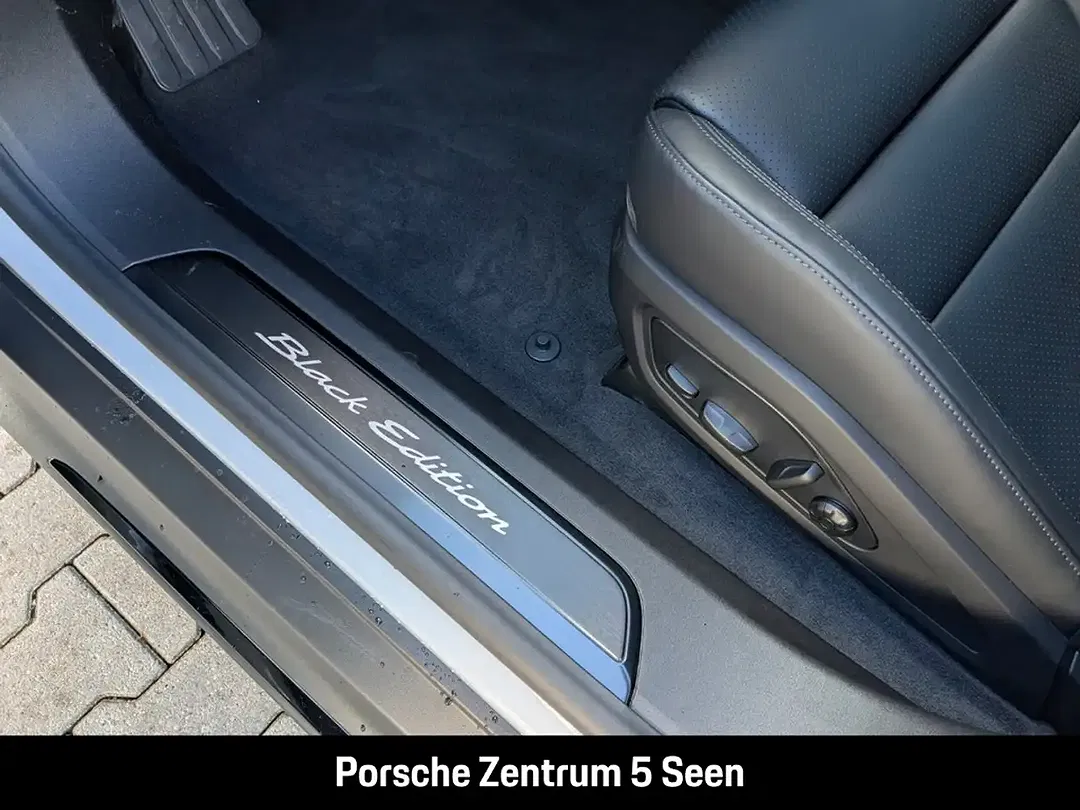 Porsche Taycan - Thumbnail 24