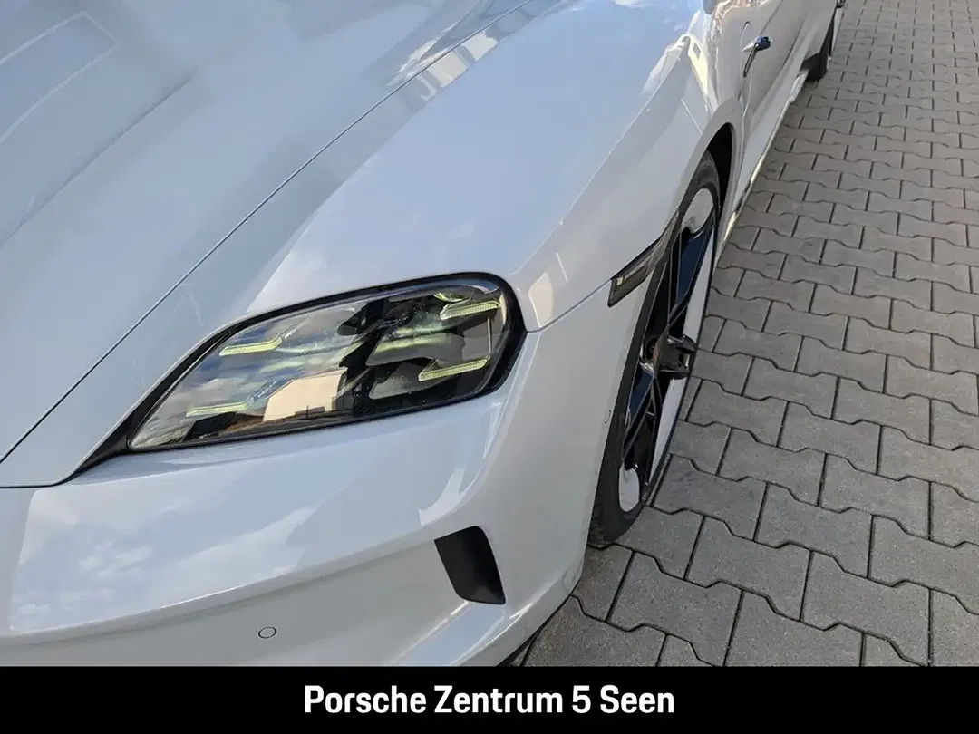 Porsche Taycan - Thumbnail 7