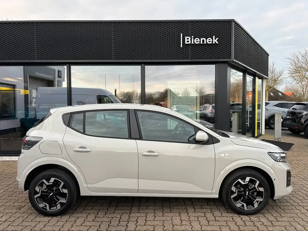 Dacia Sandero - Thumbnail 1