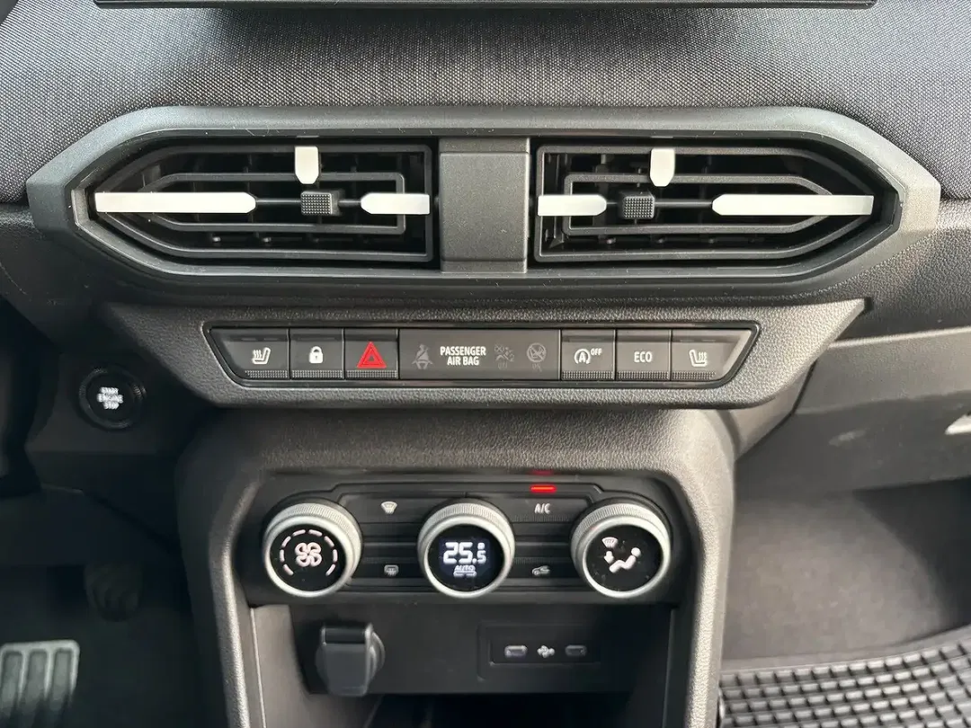 Dacia Sandero - Thumbnail 15