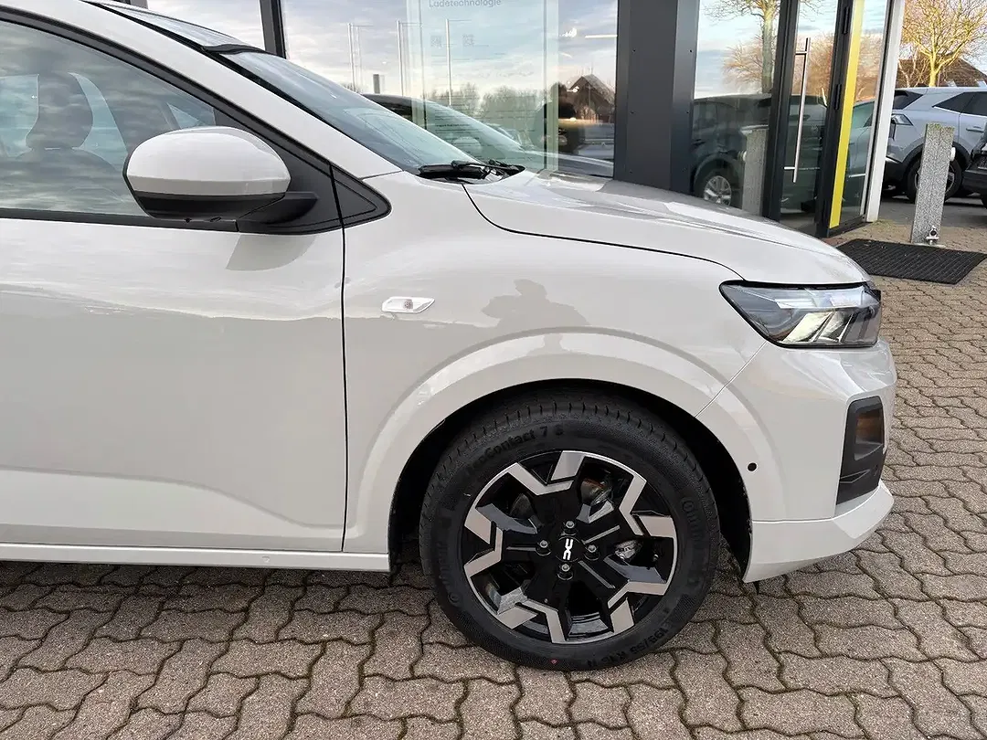 Dacia Sandero - Thumbnail 5