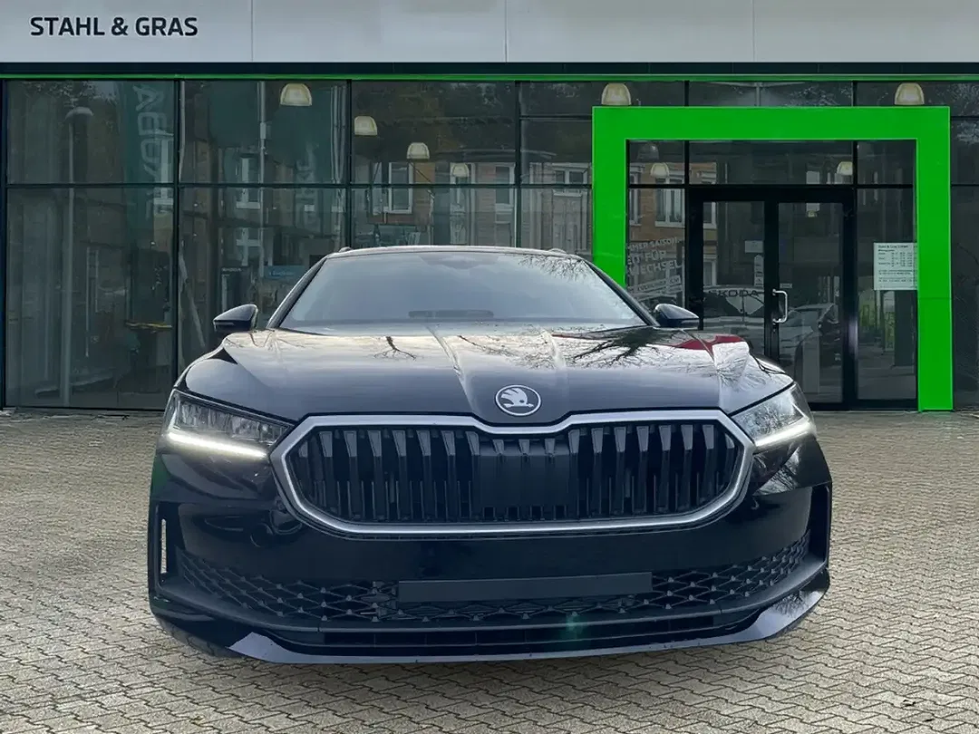 Skoda Superb - Thumbnail 2
