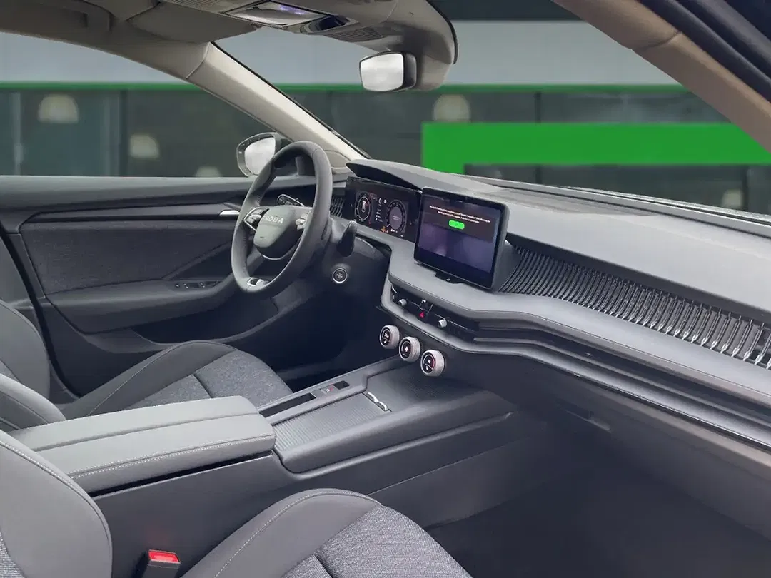 Skoda Superb - Thumbnail 9