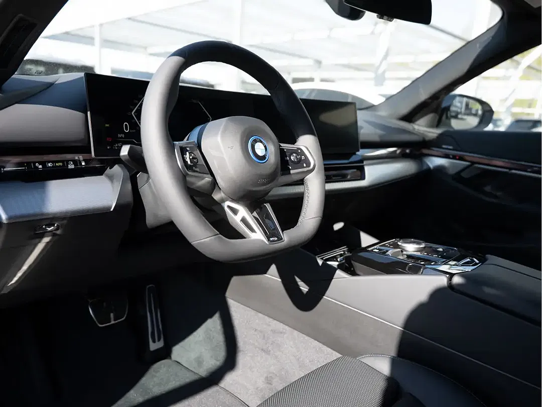 BMW 530 - Thumbnail 8