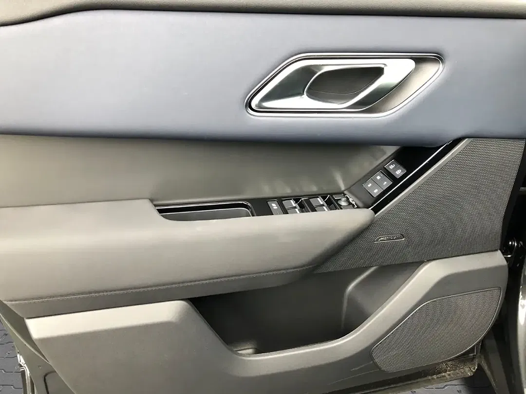 Land Rover Range Rover Velar - Thumbnail 14