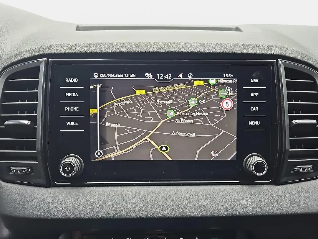 Skoda Karoq - Thumbnail 9