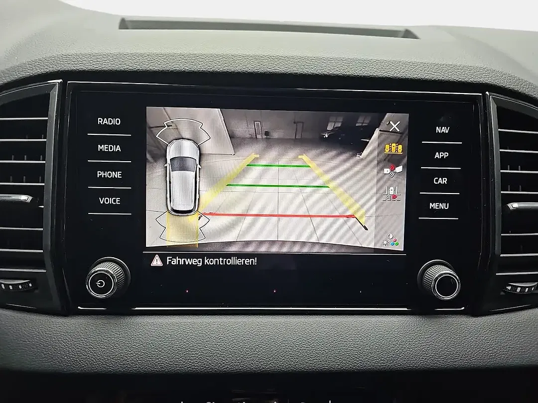 Skoda Karoq - Thumbnail 10