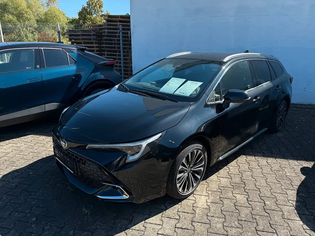 Toyota Corolla - Thumbnail 1