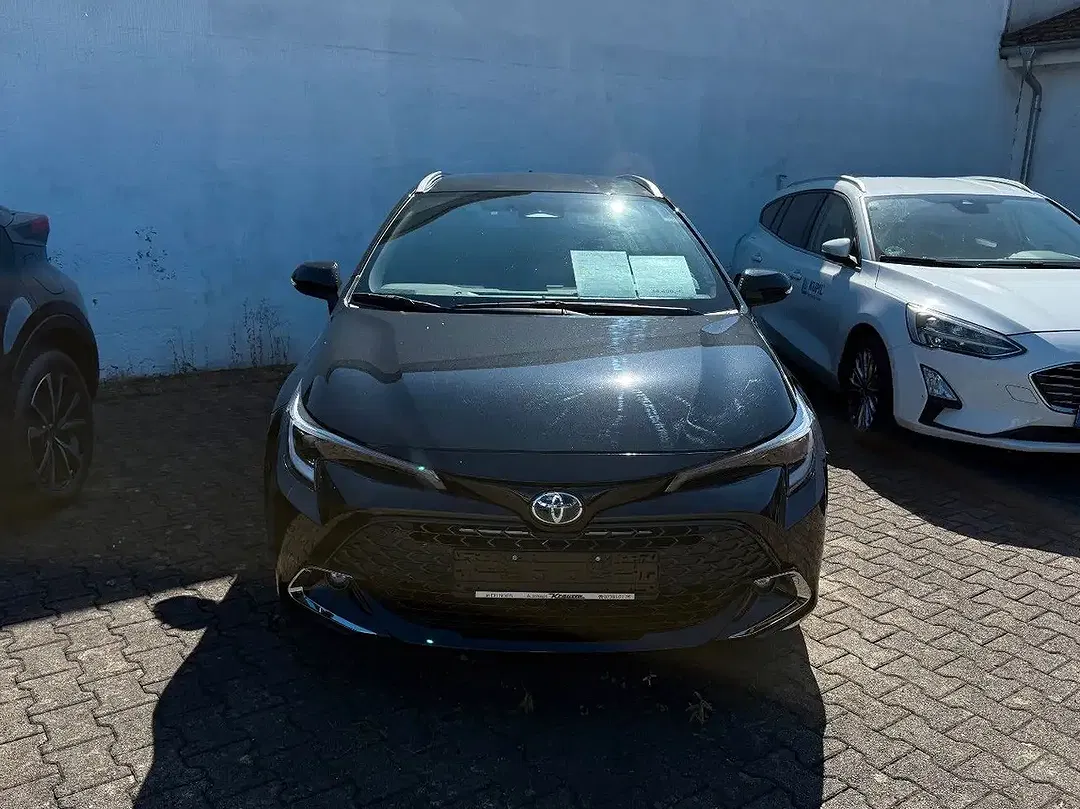 Toyota Corolla - Thumbnail 2
