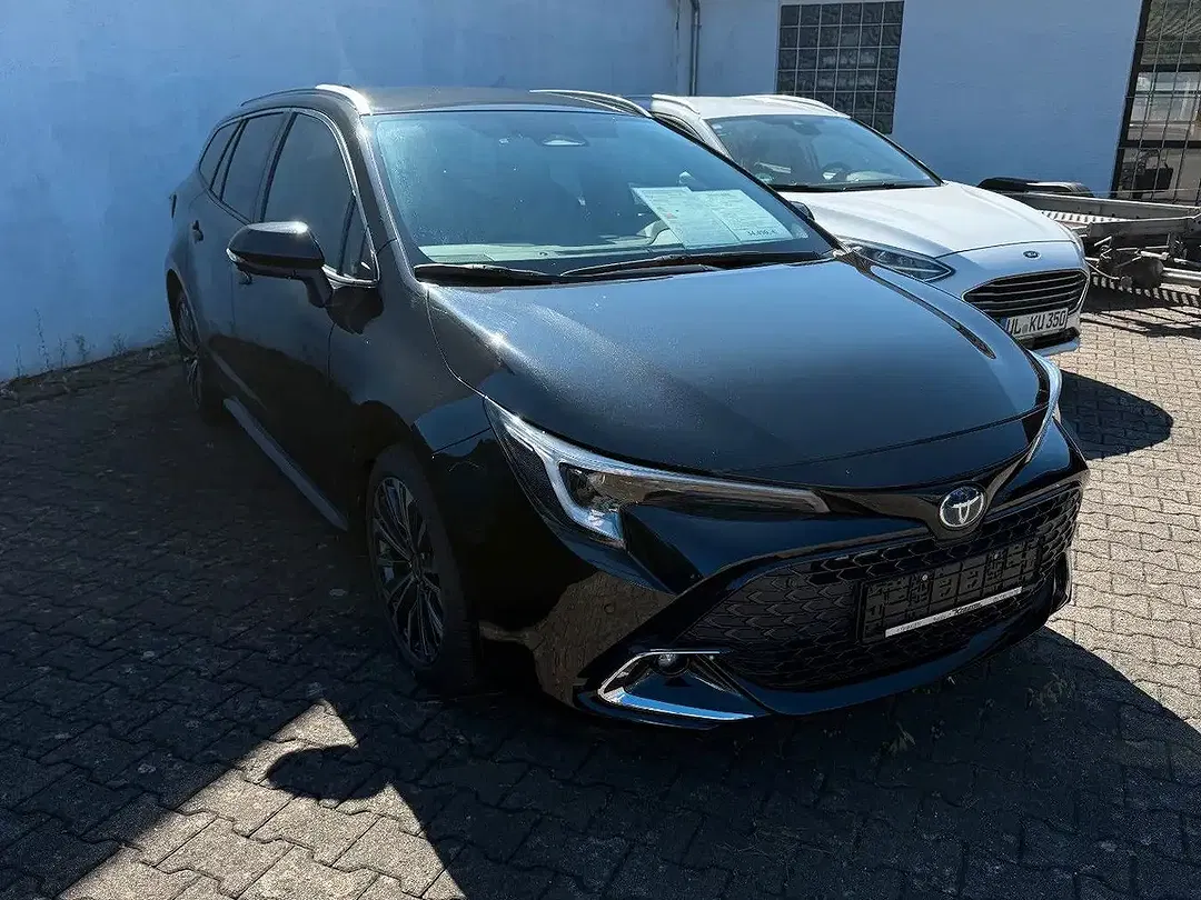 Toyota Corolla - Thumbnail 5