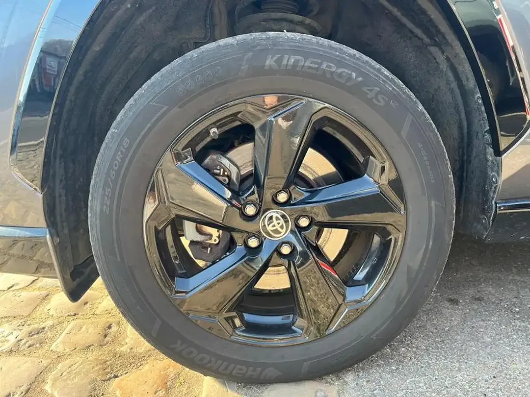 Toyota RAV 4 - Thumbnail 3
