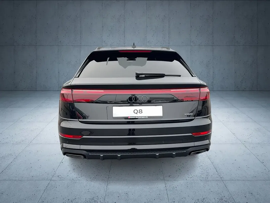 Audi Q8 - Thumbnail 4
