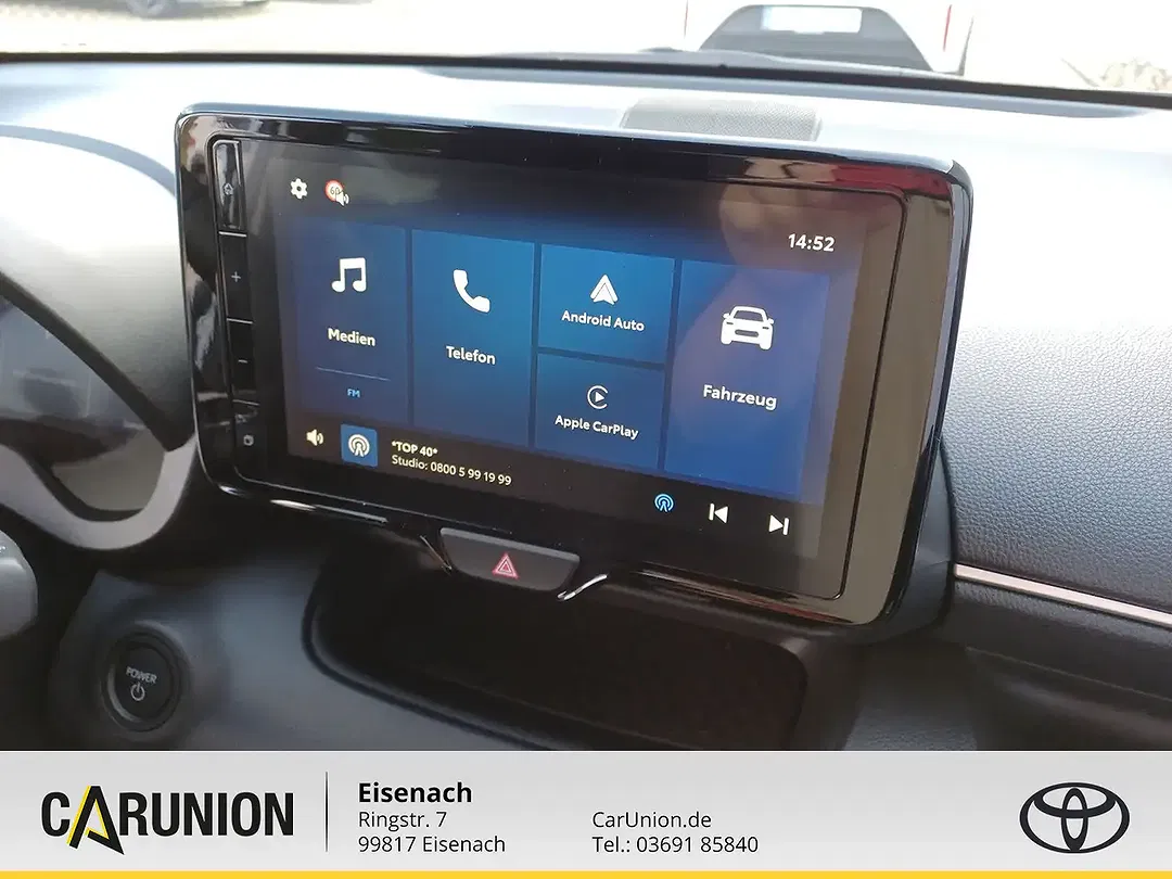 Toyota Yaris - Thumbnail 11