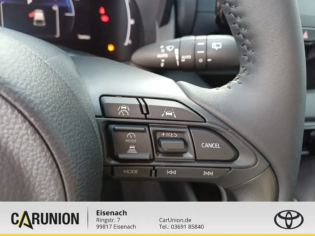 Toyota Yaris - Thumbnail 15