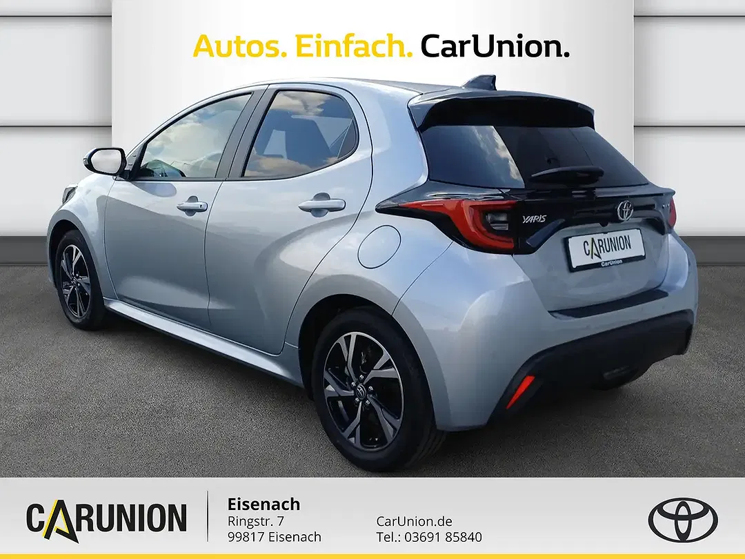 Toyota Yaris - Thumbnail 6