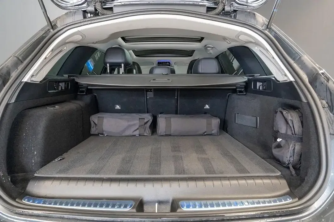 Mercedes-Benz C 300 - Thumbnail 14