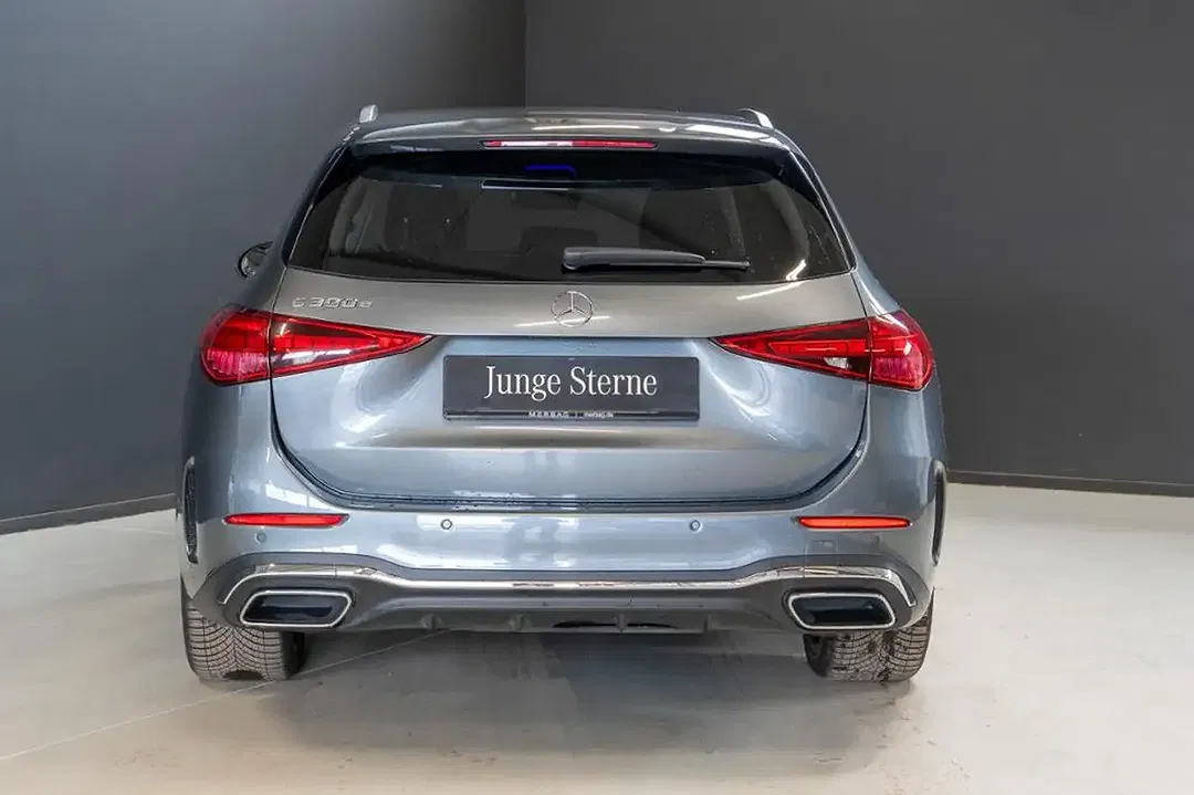 Mercedes-Benz C 300 - Thumbnail 5