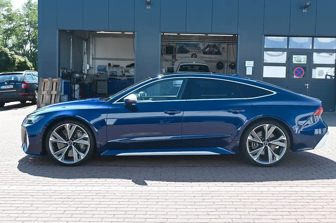 Audi RS7 - Thumbnail 3