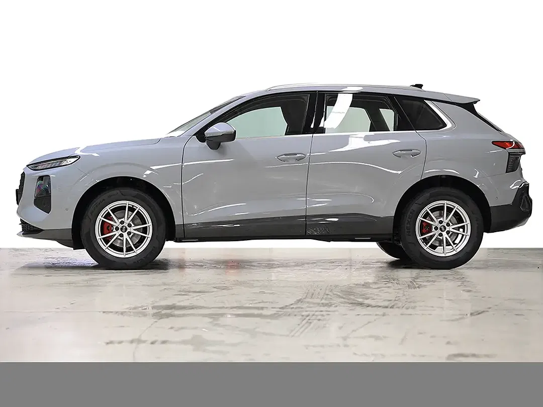 Audi Q3 - Thumbnail 3