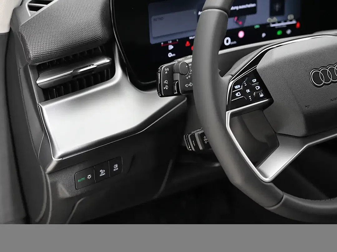 Audi Q3 - Thumbnail 9