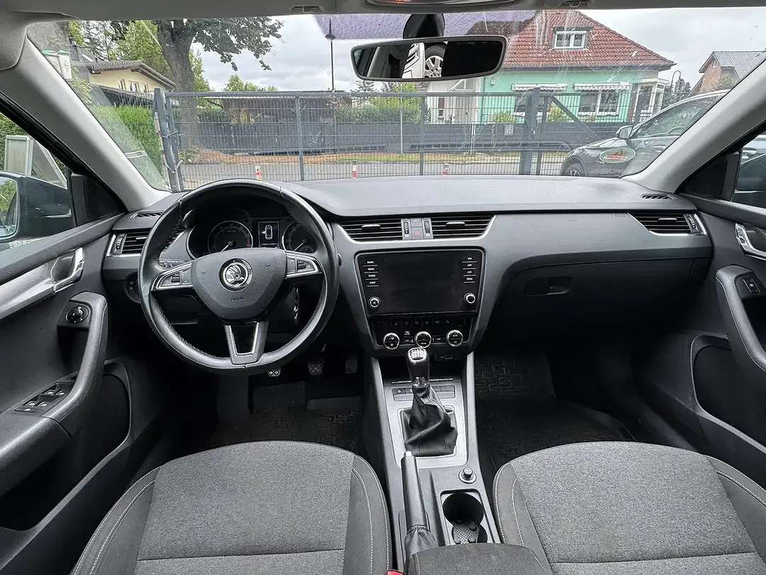 Skoda Octavia - Thumbnail 11