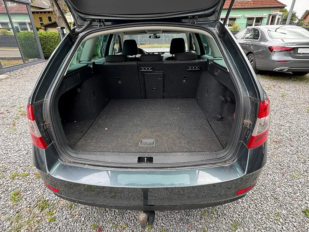 Skoda Octavia - Thumbnail 12