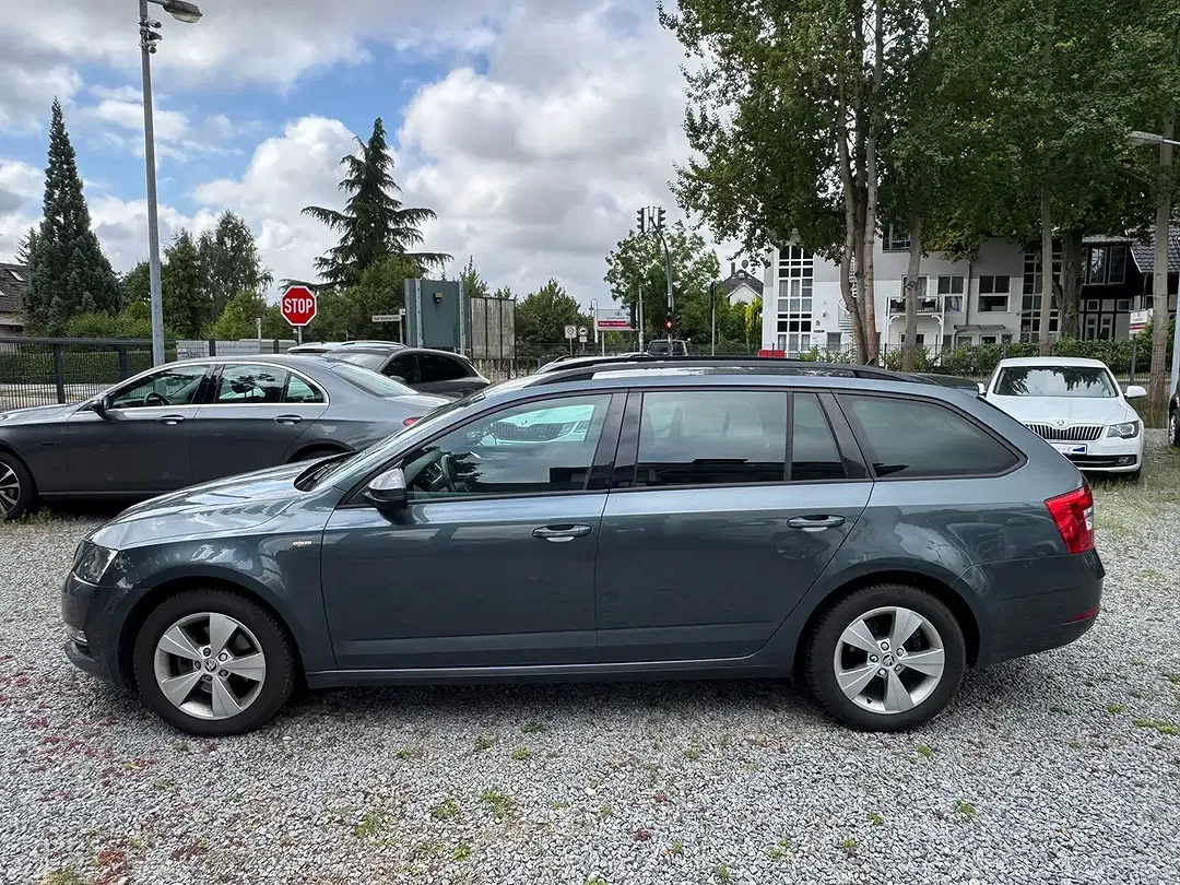 Skoda Octavia - Thumbnail 2
