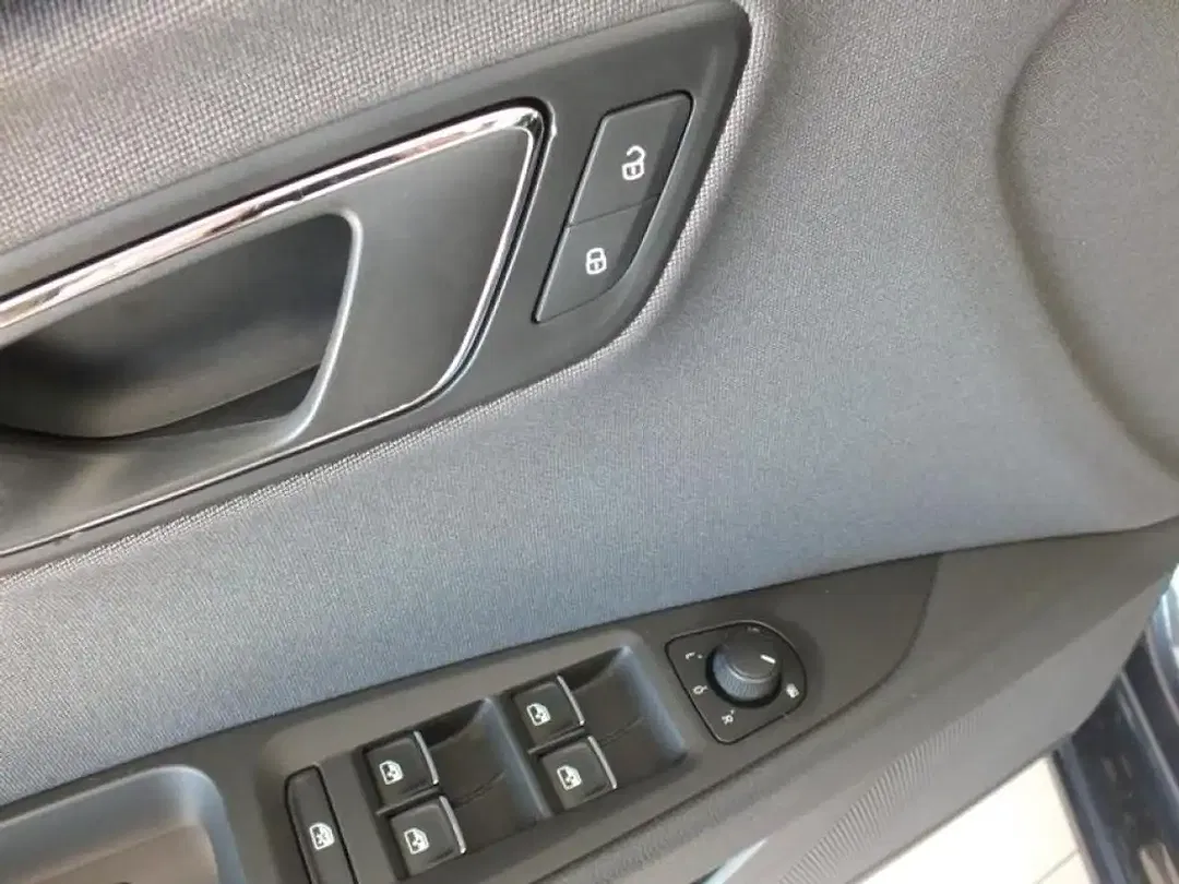 SEAT Leon - Thumbnail 8