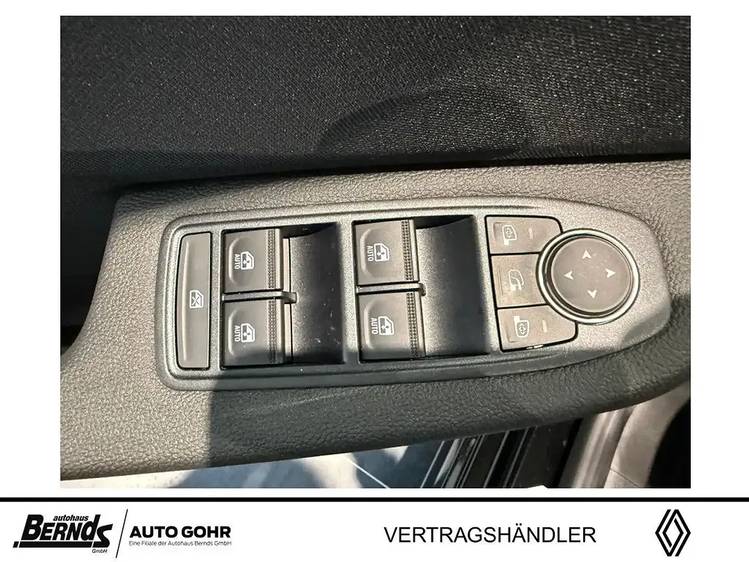 Renault Clio - Thumbnail 10