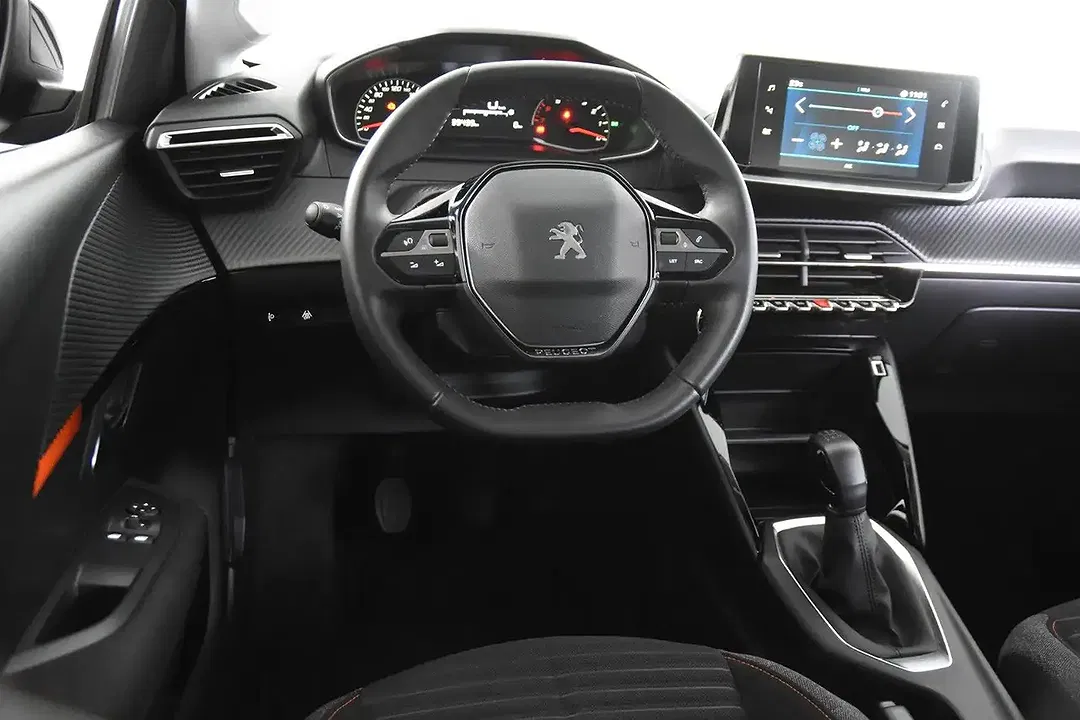 Peugeot 208 - Thumbnail 11