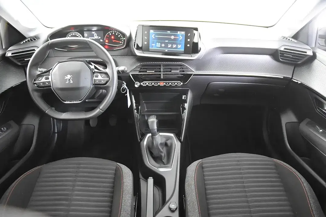 Peugeot 208 - Thumbnail 2