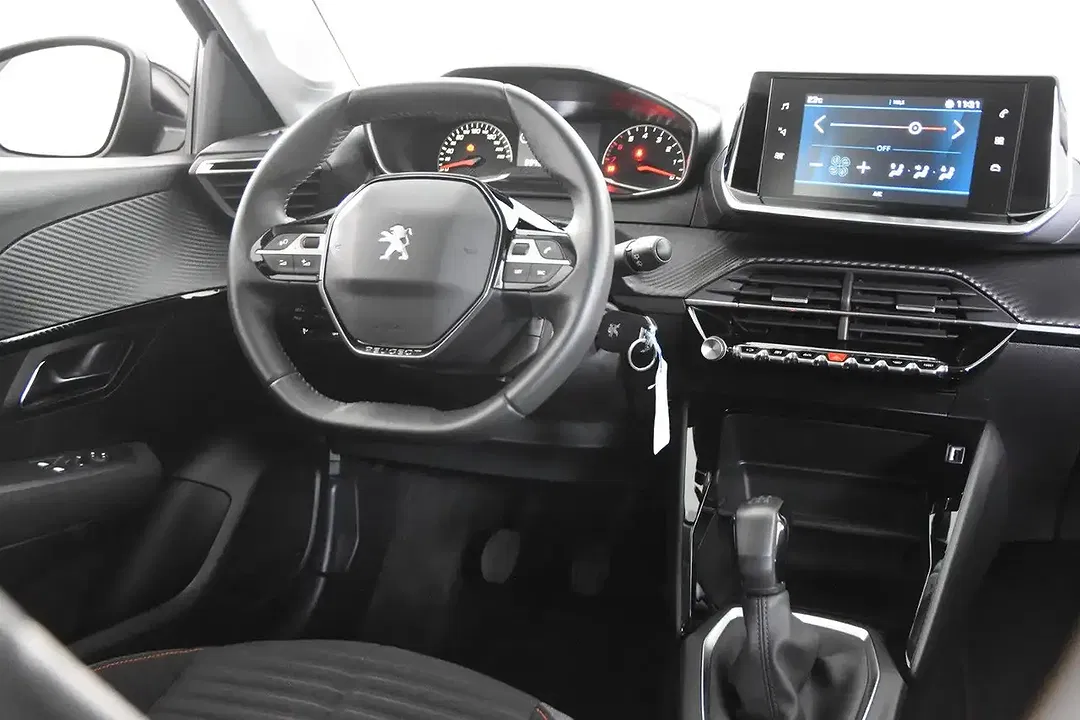Peugeot 208 - Thumbnail 9