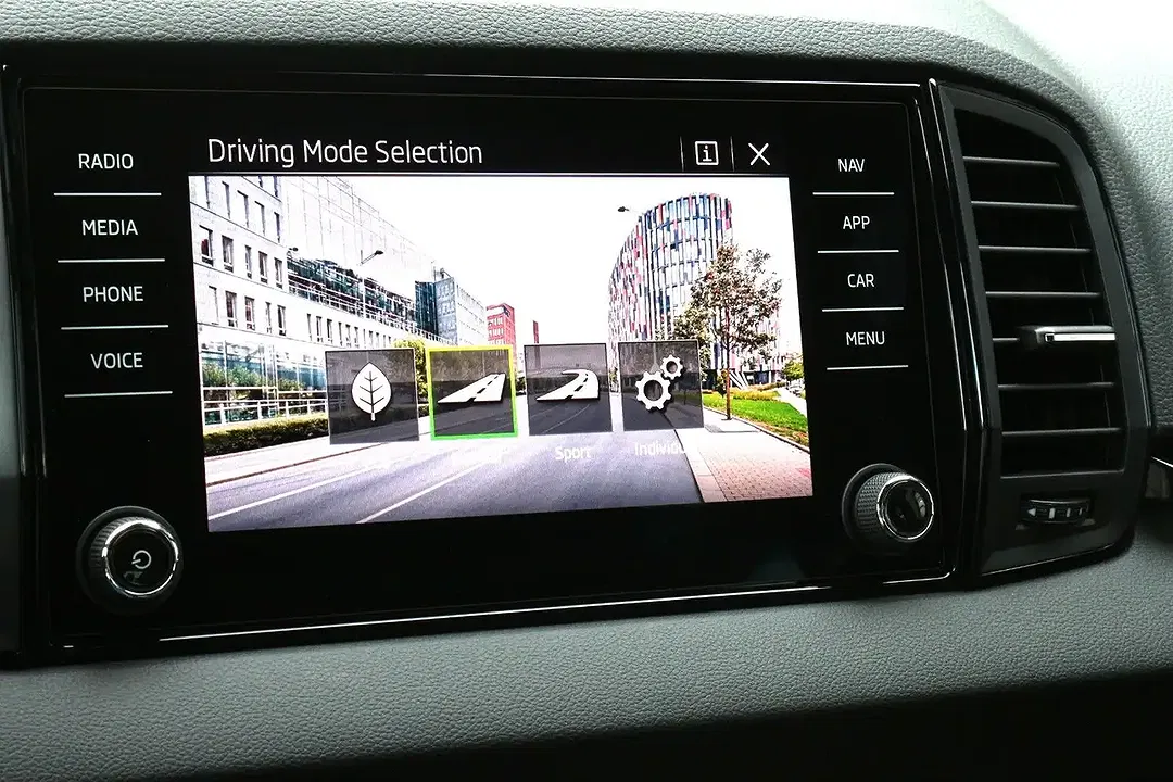 Skoda Karoq - Thumbnail 15