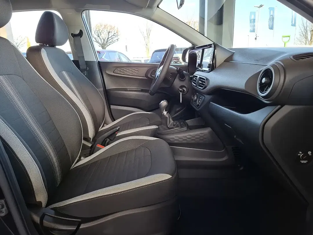 Hyundai i10 - Thumbnail 11